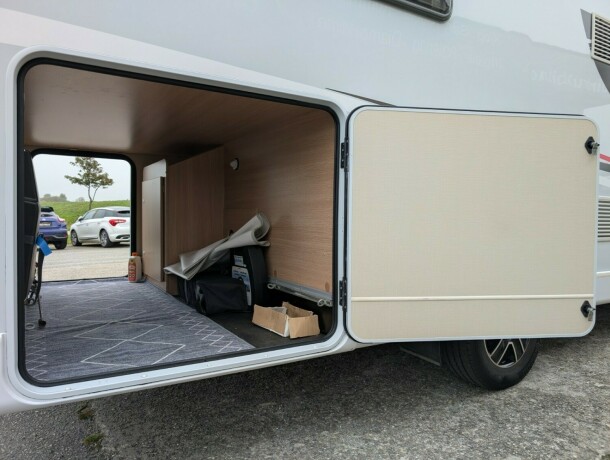 sunlight-t69-queensbed-senkeseng-meget-god-nyttelast-truma-6eh-stort-kj248leskap-fukt-gasstest-diesel-2016-big-9