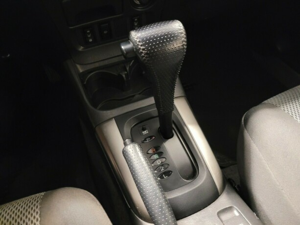 toyota-rav4-bensin-2005-big-14