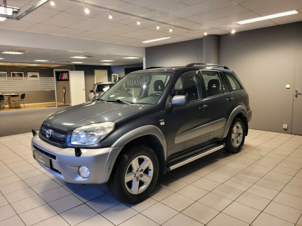 toyota-rav4-bensin-2005-big-6