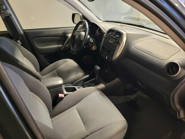 toyota-rav4-bensin-2005-big-10