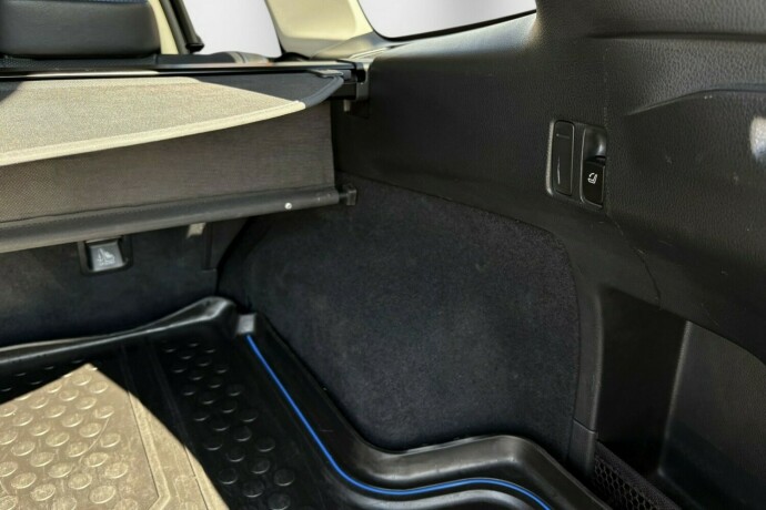 subaru-levorg-bensin-2016-big-25