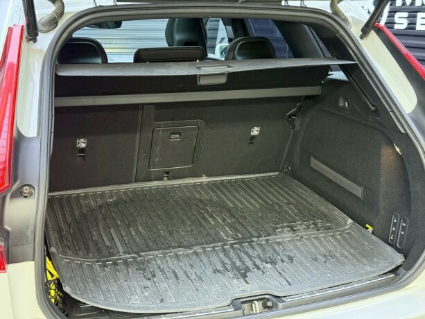 volvo-xc-60-elektrisitetbensin-2017-big-35