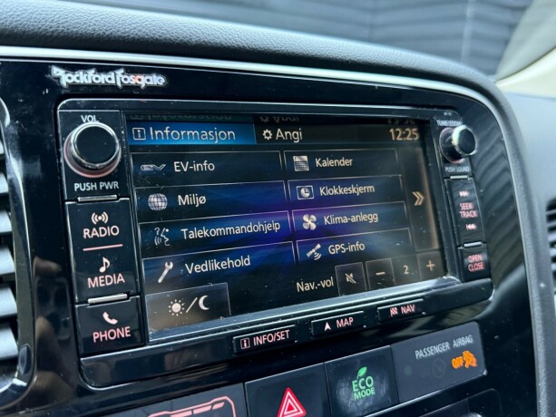 mitsubishi-outlander-elektrisitetbensin-2016-big-23