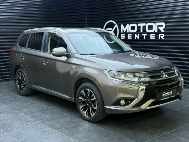 mitsubishi-outlander-elektrisitetbensin-2016-big-1