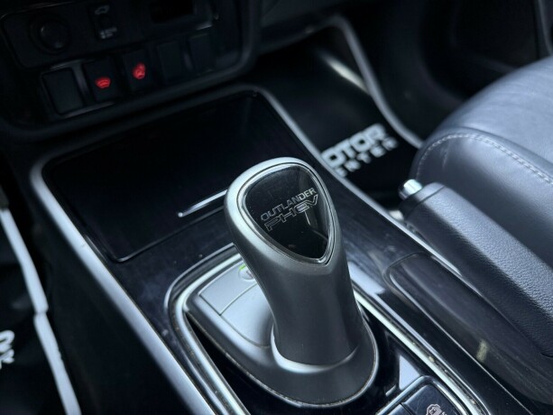 mitsubishi-outlander-elektrisitetbensin-2016-big-25