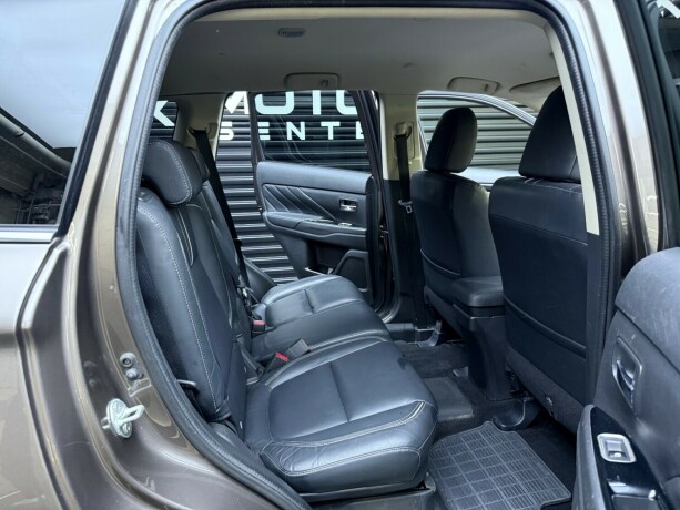 mitsubishi-outlander-elektrisitetbensin-2016-big-31