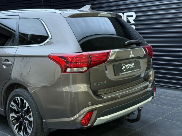 mitsubishi-outlander-elektrisitetbensin-2016-big-6