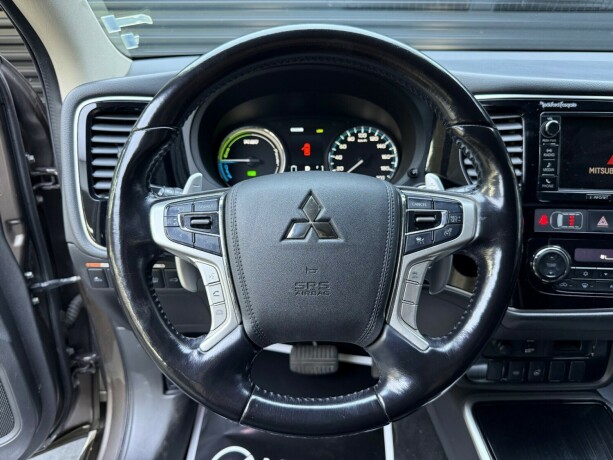 mitsubishi-outlander-elektrisitetbensin-2016-big-14