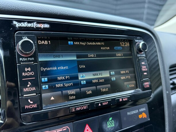 mitsubishi-outlander-elektrisitetbensin-2016-big-21