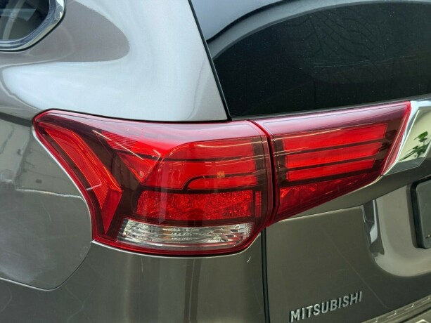 mitsubishi-outlander-elektrisitetbensin-2016-big-7