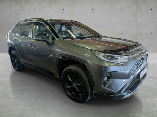 toyota-rav4-elektrisitetbensin-2019-big-1