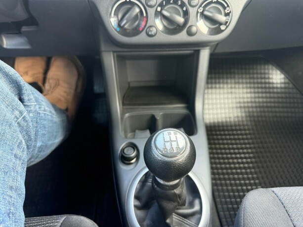 suzuki-swift-bensin-2008-big-13