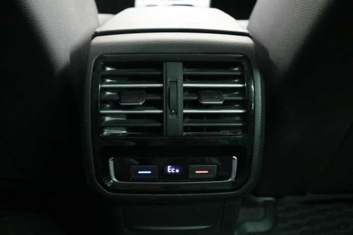 volkswagen-passat-elektrisitetbensin-2017-big-24