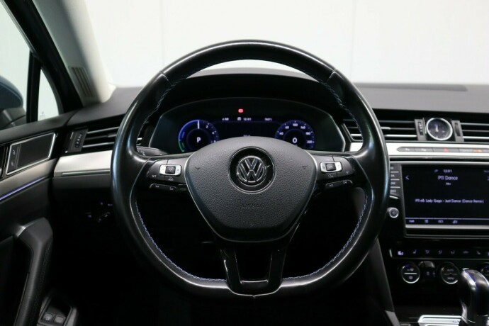 volkswagen-passat-elektrisitetbensin-2017-big-19