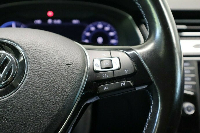 volkswagen-passat-elektrisitetbensin-2017-big-21