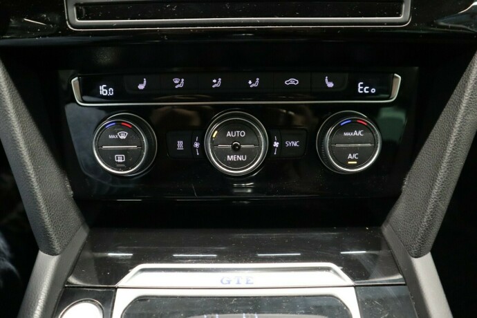 volkswagen-passat-elektrisitetbensin-2017-big-28