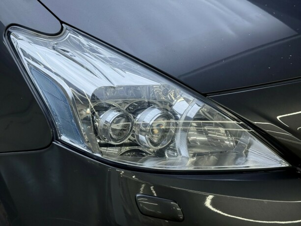 toyota-prius-seven-elektrisitetbensin-2015-big-4