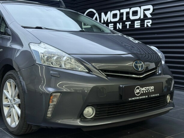 toyota-prius-seven-elektrisitetbensin-2015-big-2