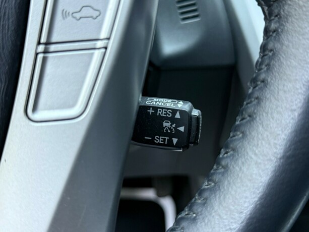 toyota-prius-seven-elektrisitetbensin-2015-big-16