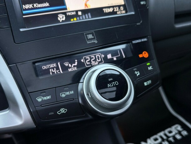 toyota-prius-seven-elektrisitetbensin-2015-big-25