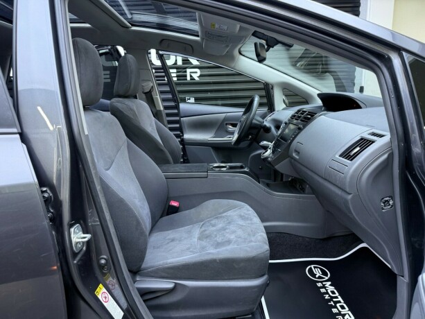 toyota-prius-seven-elektrisitetbensin-2015-big-28