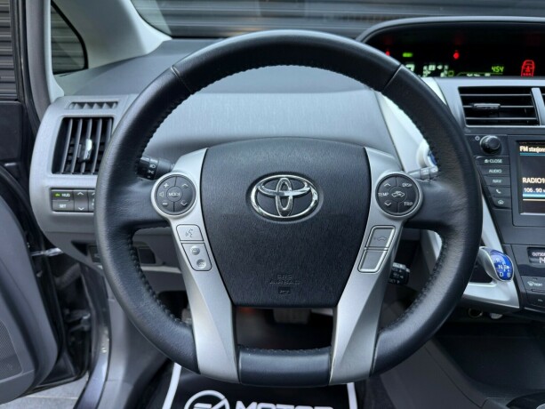 toyota-prius-seven-elektrisitetbensin-2015-big-13