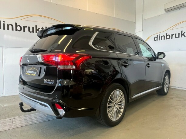 mitsubishi-outlander-elektrisitetbensin-2019-big-3