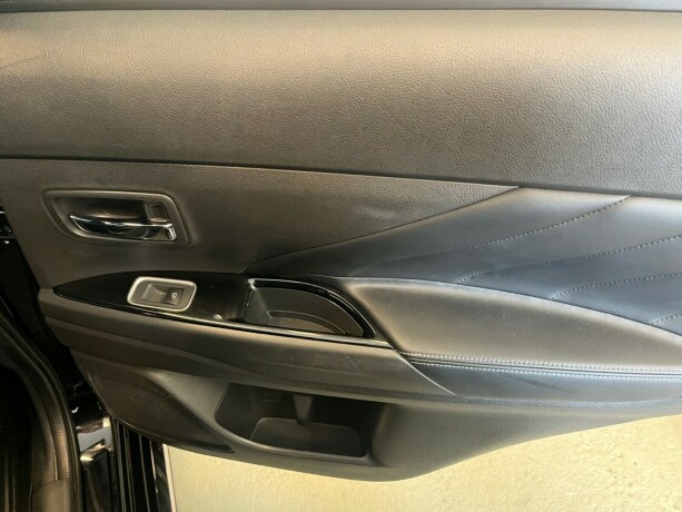 mitsubishi-outlander-elektrisitetbensin-2019-big-32