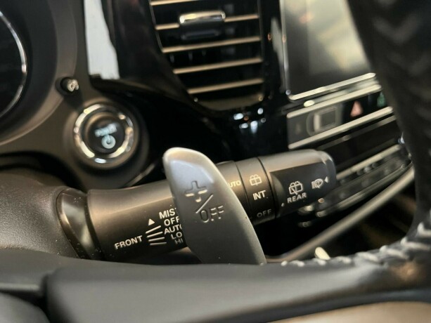 mitsubishi-outlander-elektrisitetbensin-2019-big-18