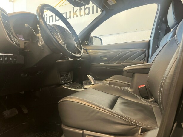 mitsubishi-outlander-elektrisitetbensin-2019-big-14