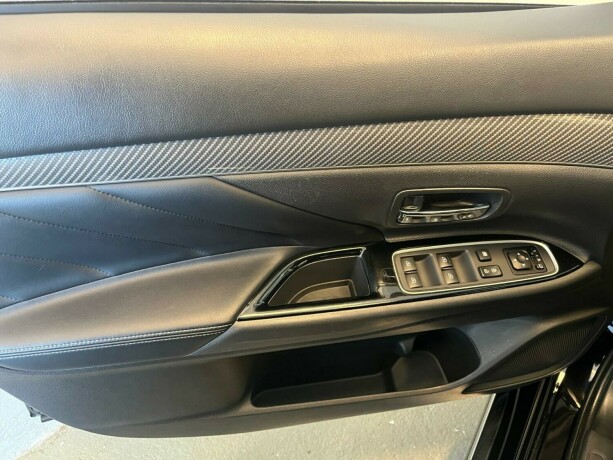 mitsubishi-outlander-elektrisitetbensin-2019-big-12