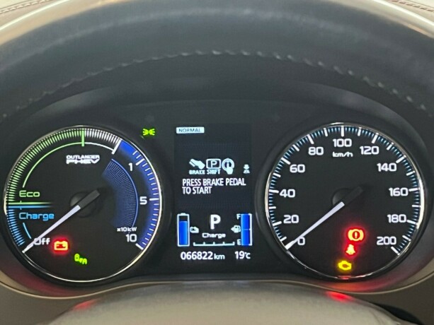 mitsubishi-outlander-elektrisitetbensin-2019-big-19