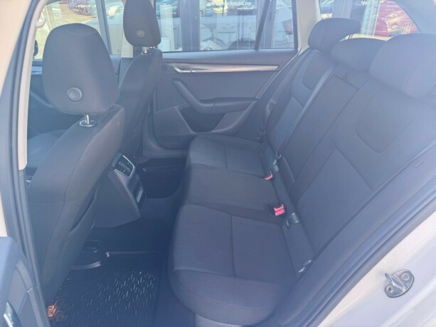 skoda-octavia-diesel-2018-big-11