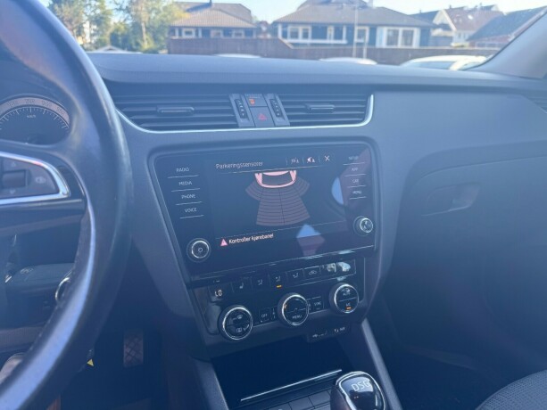 skoda-octavia-diesel-2018-big-16