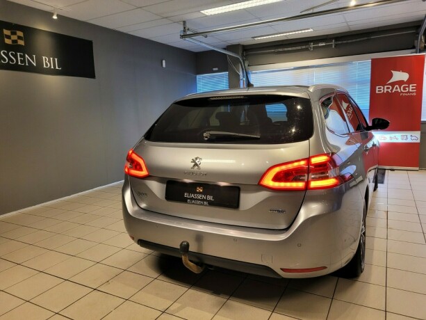 peugeot-308-diesel-2015-big-4