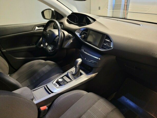 peugeot-308-diesel-2015-big-12