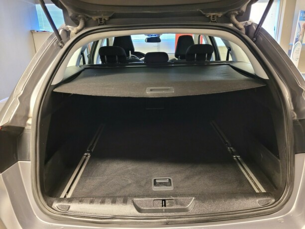 peugeot-308-diesel-2015-big-15