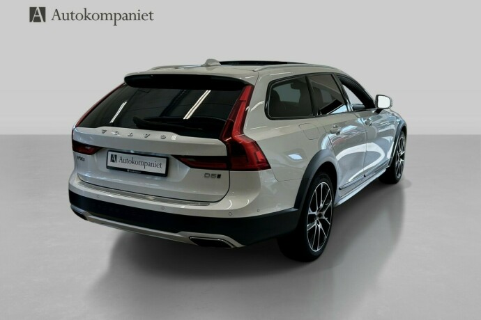 volvo-v90-cross-country-diesel-2017-big-5