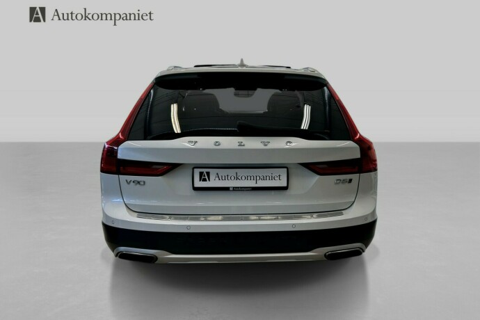 volvo-v90-cross-country-diesel-2017-big-4