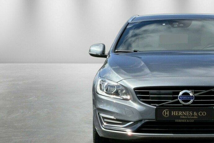 volvo-v60-elektrisitetdiesel-2017-big-3