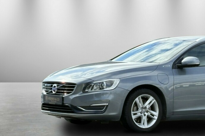 volvo-v60-elektrisitetdiesel-2017-big-1