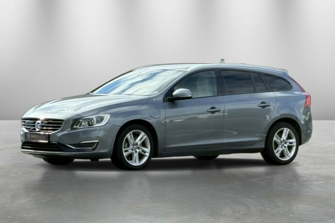 volvo-v60-elektrisitetdiesel-2017-big-0