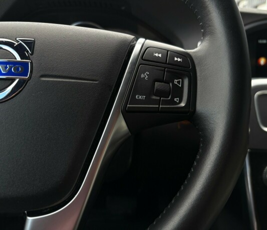 volvo-v60-elektrisitetdiesel-2017-big-18