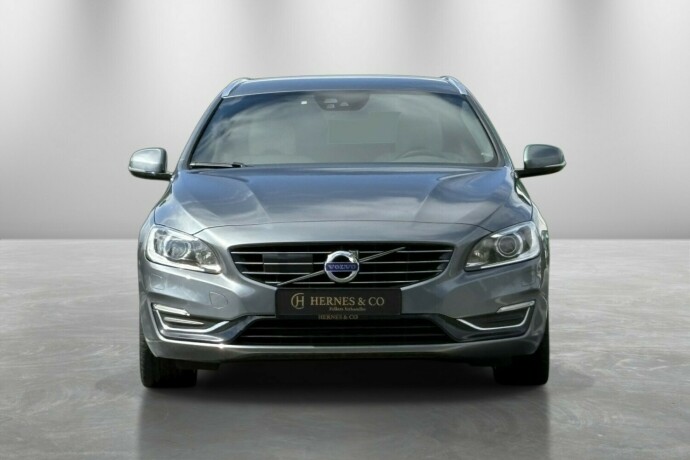 volvo-v60-elektrisitetdiesel-2017-big-2