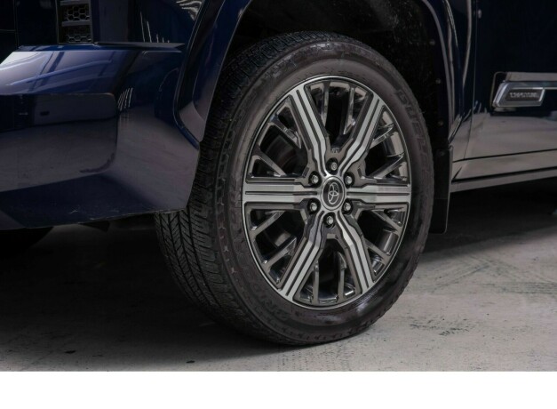 toyota-tundra-bensin-2022-big-2