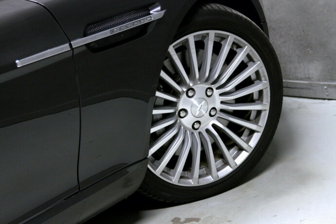 aston-martin-rapide-bensin-2010-big-29