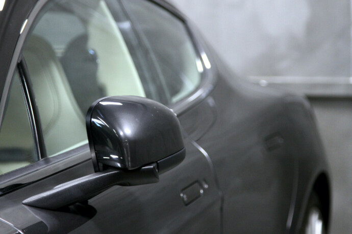 aston-martin-rapide-bensin-2010-big-23