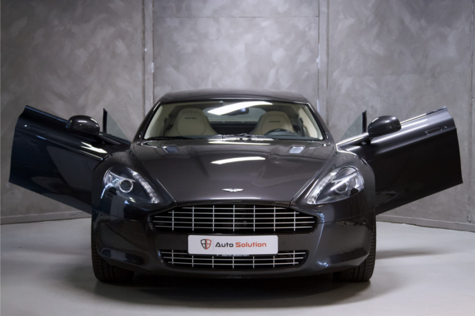 aston-martin-rapide-bensin-2010-big-24