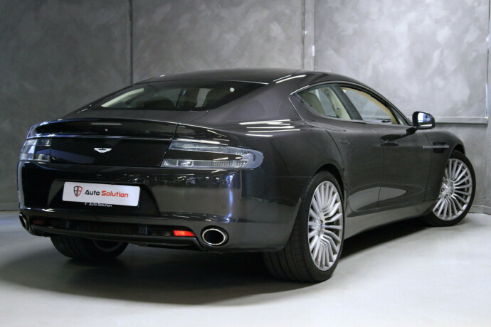 aston-martin-rapide-bensin-2010-big-1