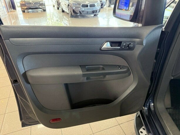 volkswagen-caddy-maxi-diesel-2013-big-10
